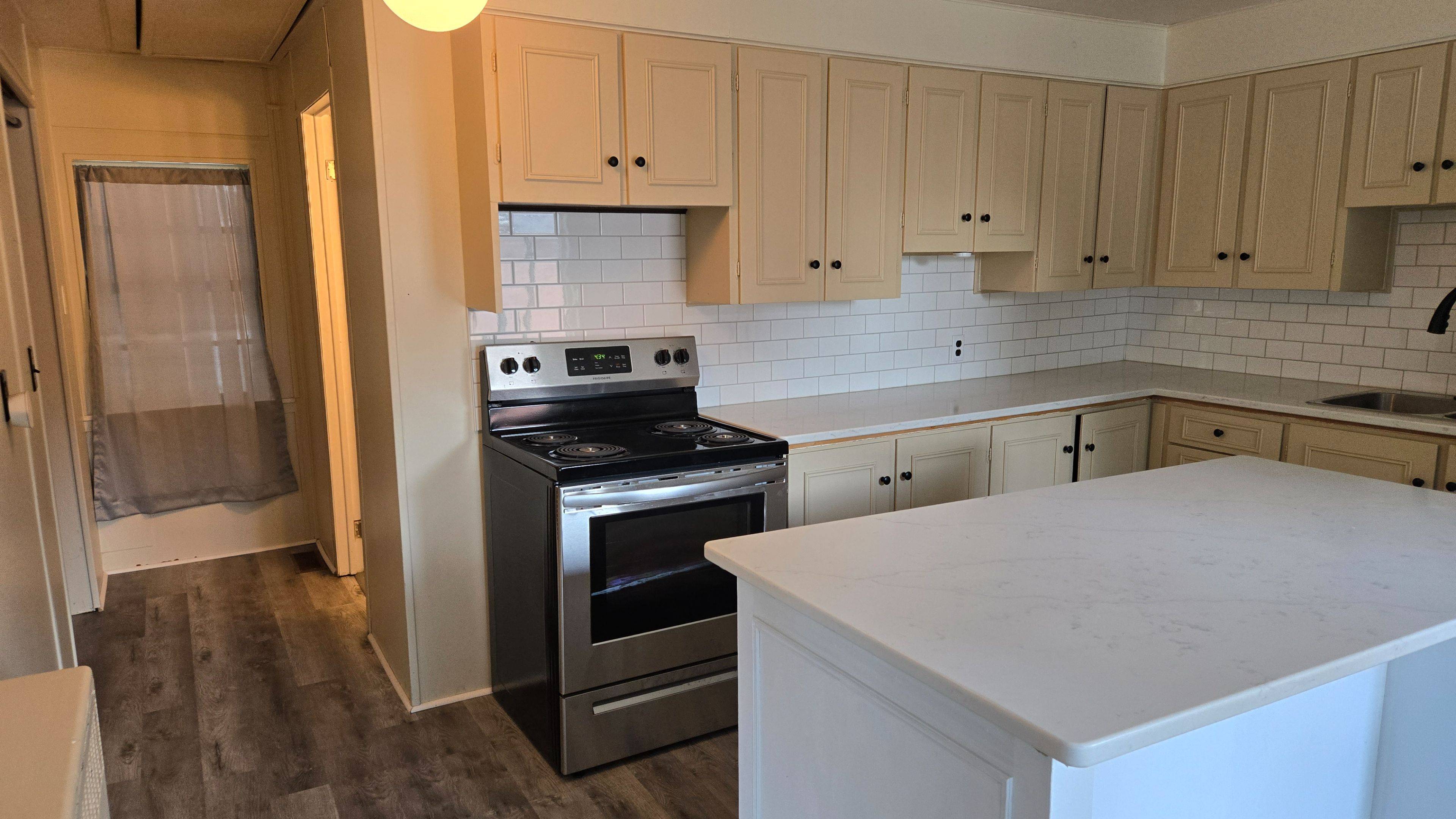 Quinte West, ON K8V 5L3,22 Mccoll ST #B