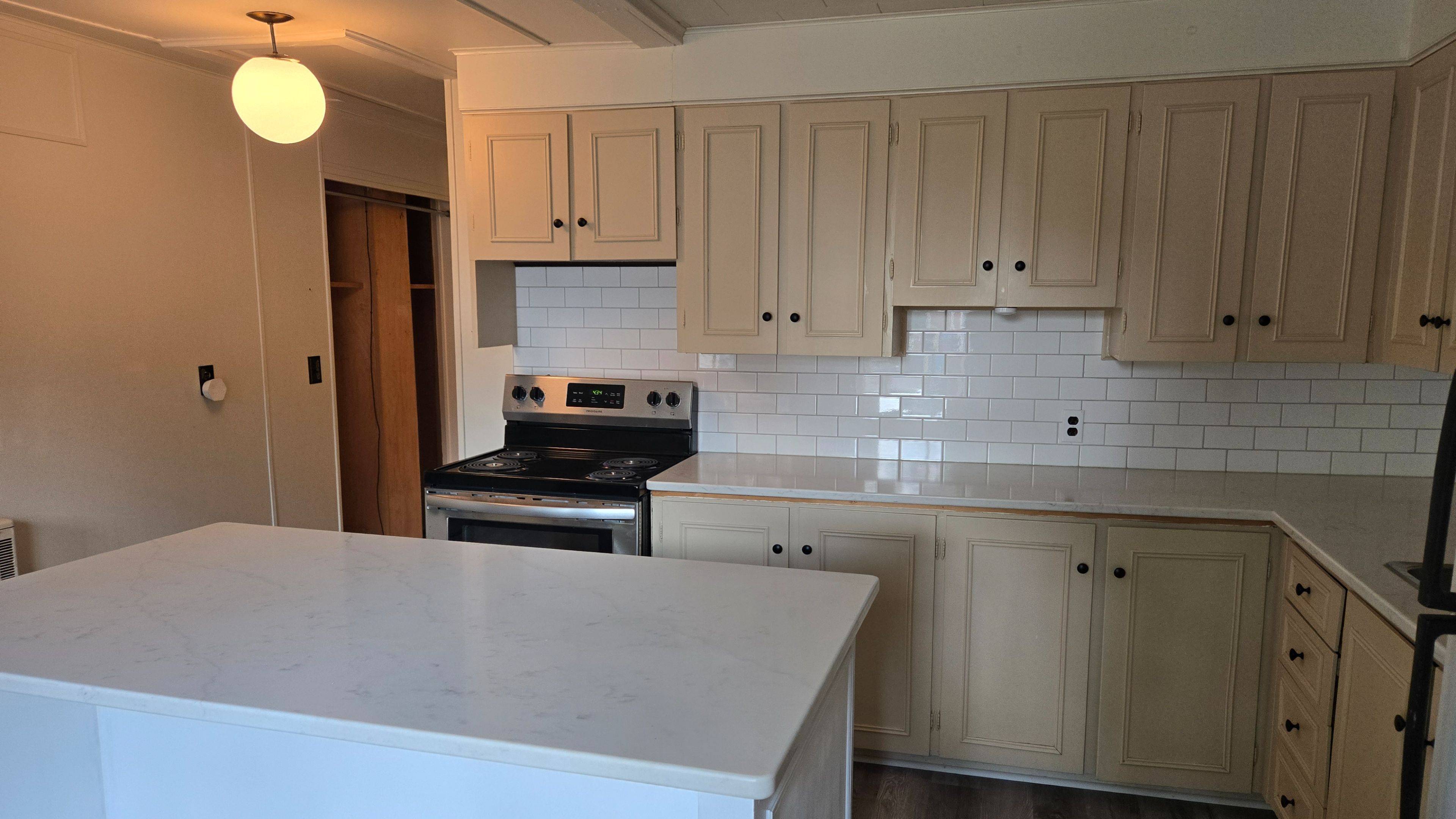 Quinte West, ON K8V 5L3,22 Mccoll ST #B