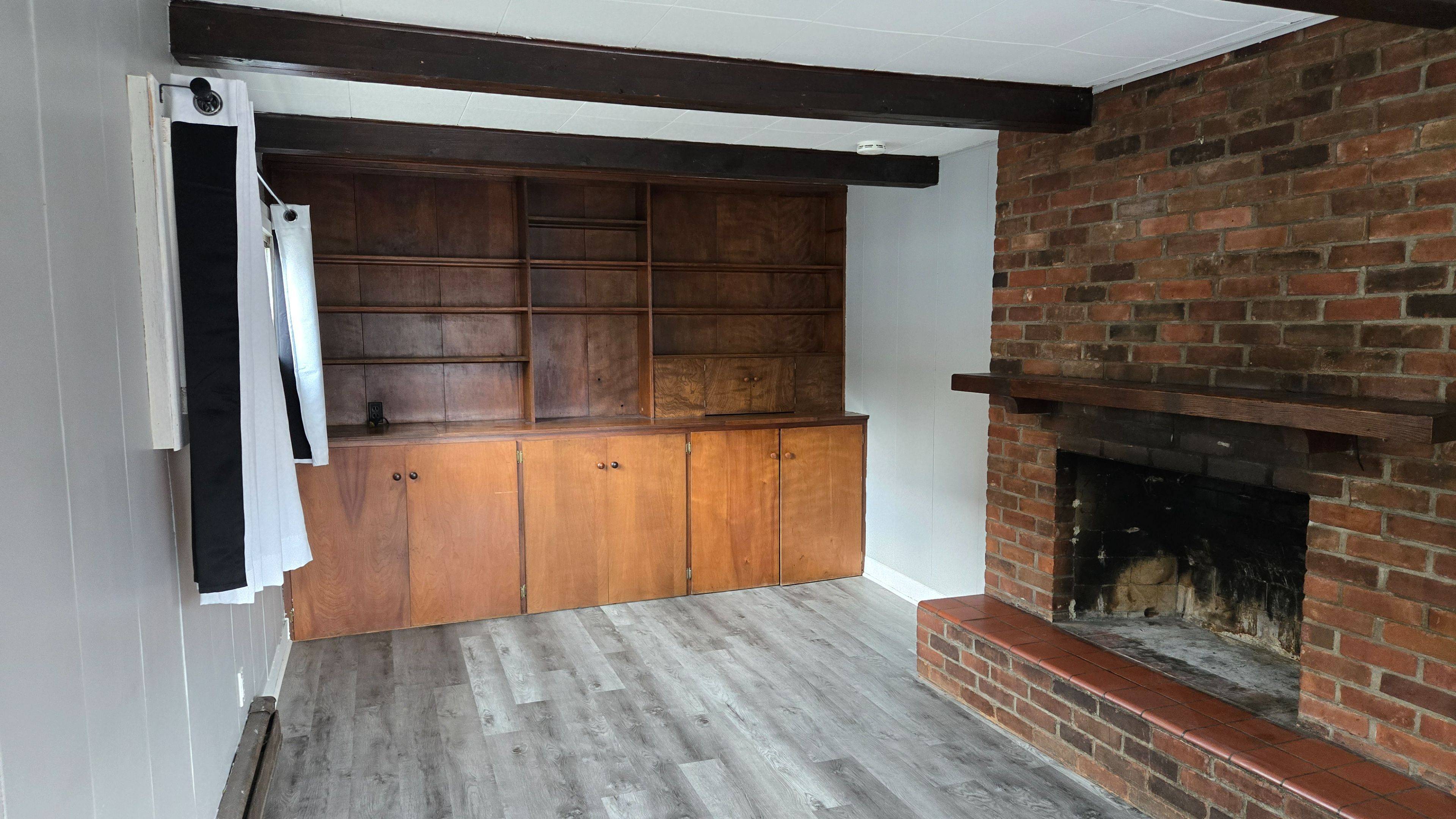 Quinte West, ON K8V 5L3,22 Mccoll ST #B