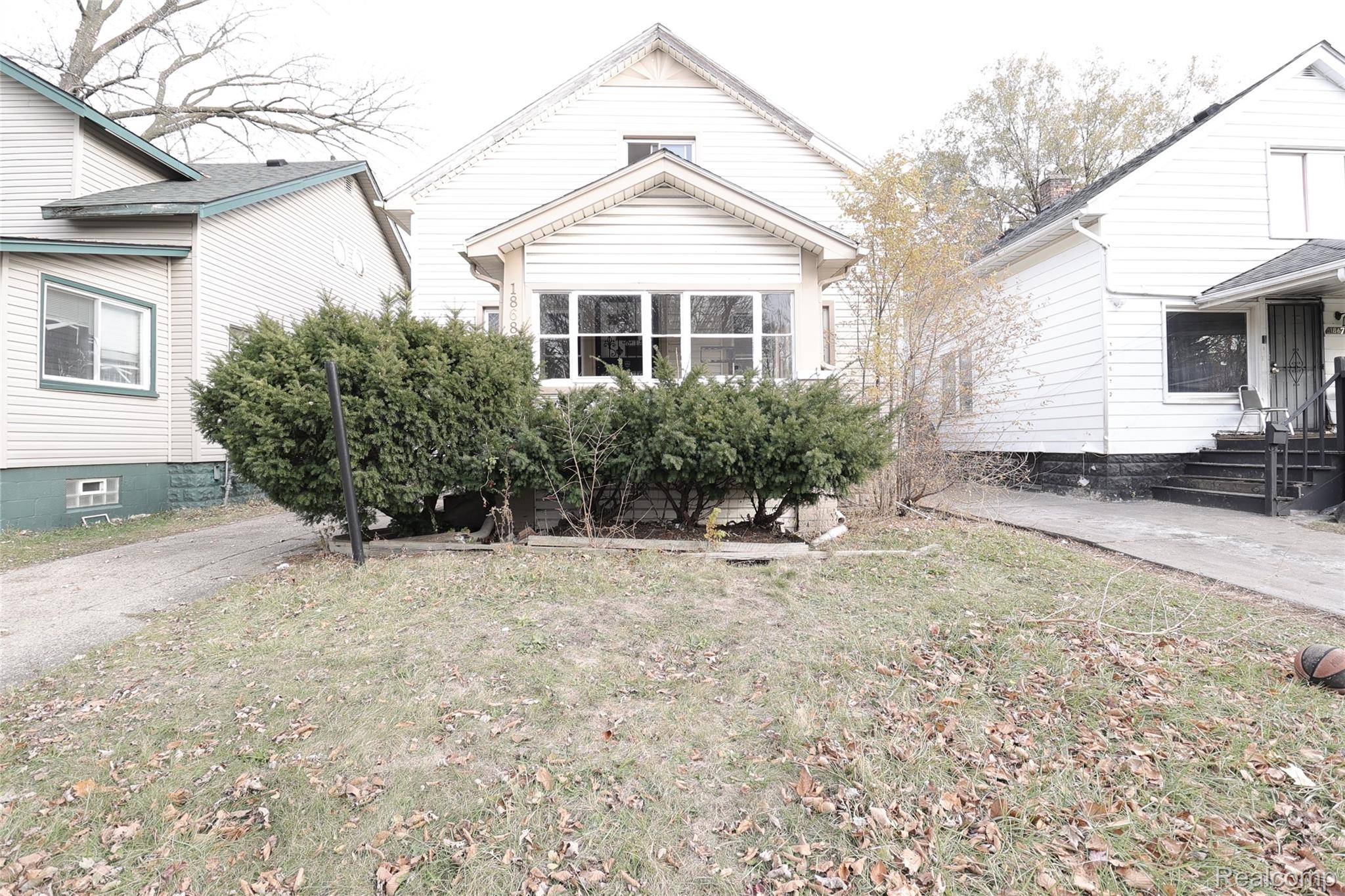 Detroit, MI 48234,18680 Carrie ST