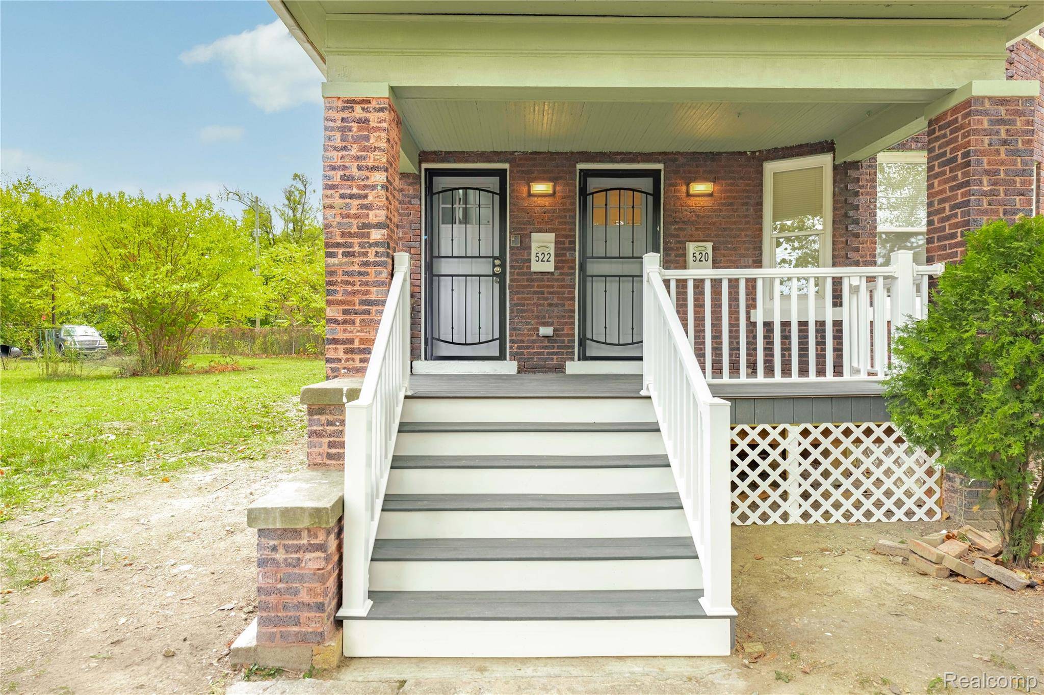 Detroit, MI 48202,522 Smith ST