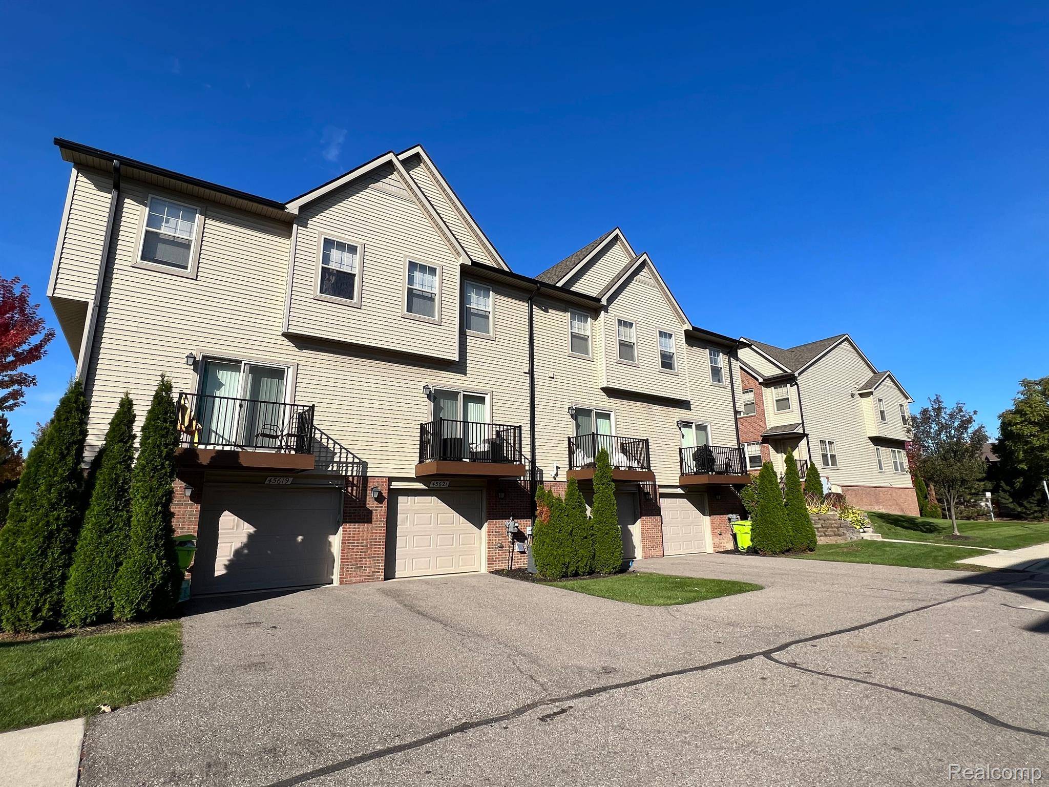 Utica, MI 48315,45738 UTICA PARK BLVD