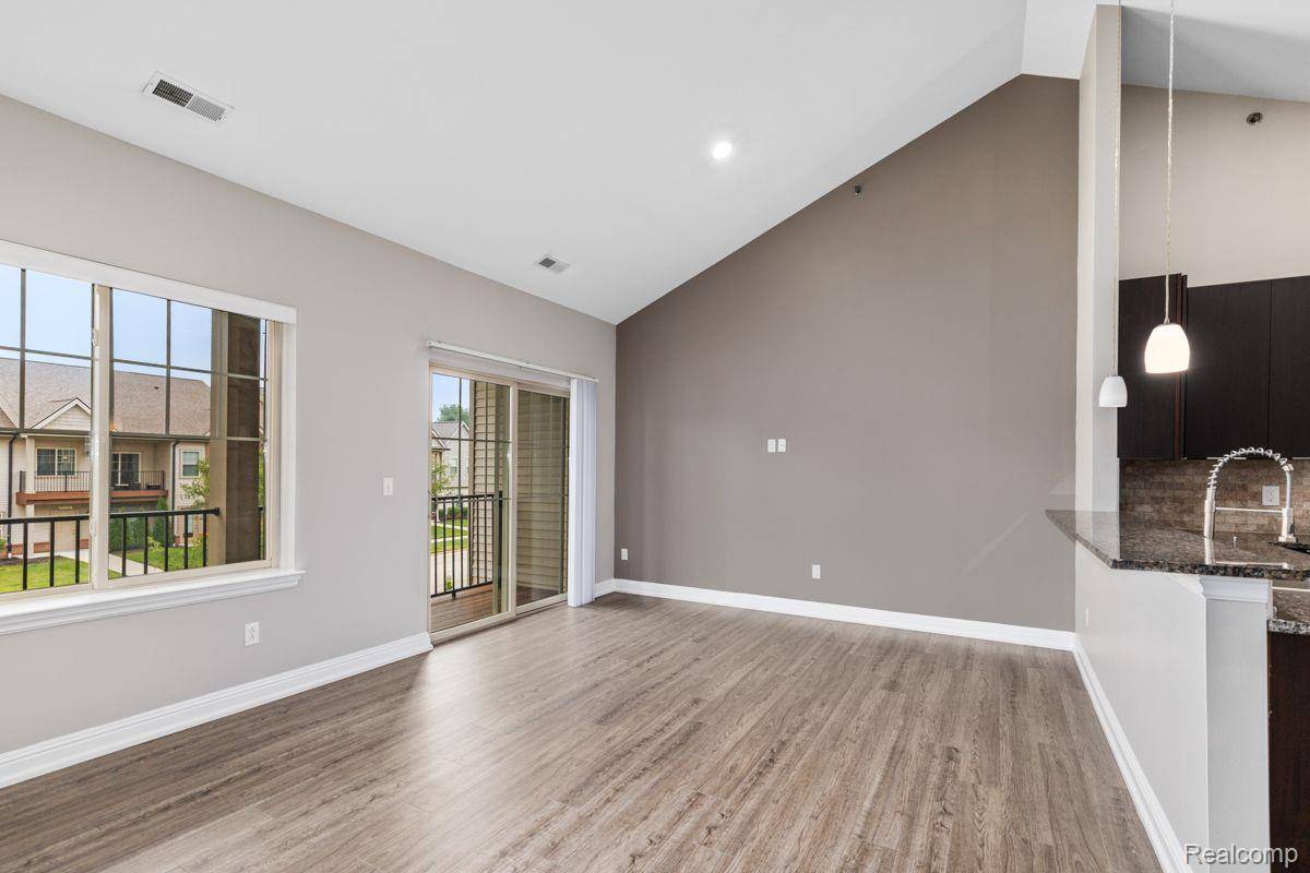 Utica, MI 48315,45738 UTICA PARK BLVD