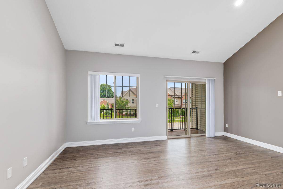 Utica, MI 48315,45738 UTICA PARK BLVD