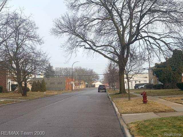 Detroit, MI 48219,16842 Greenview AVE