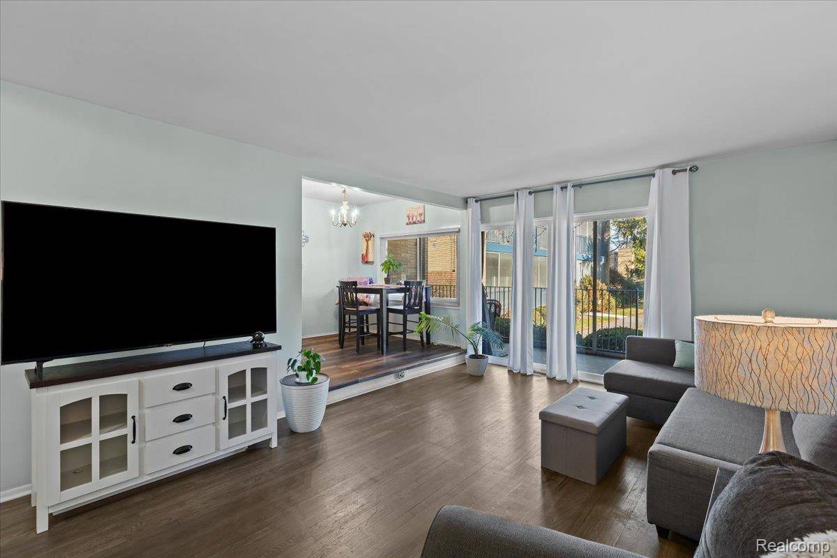 Livonia, MI 48154,16539 Middlebelt RD