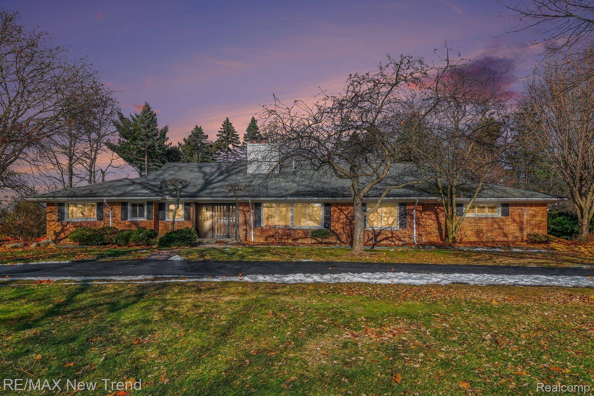 Bloomfield Hills, MI 48304,1227 Lenox RD