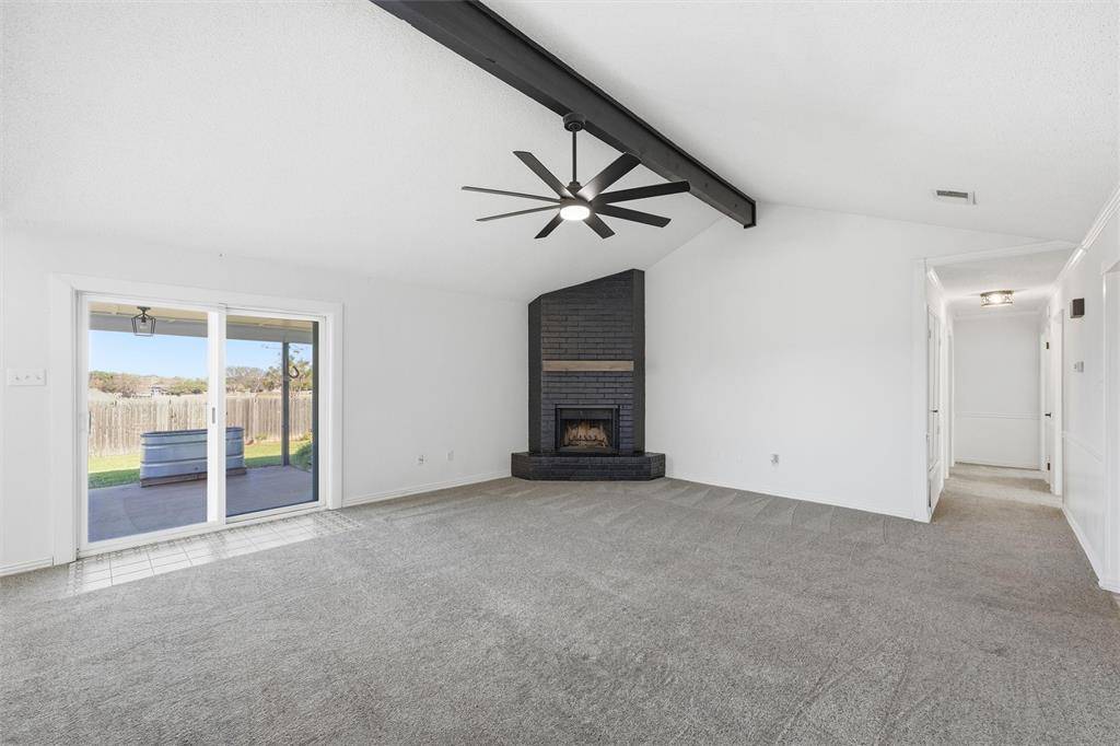 Hewitt, TX 76643,922 Vail Highlands Drive