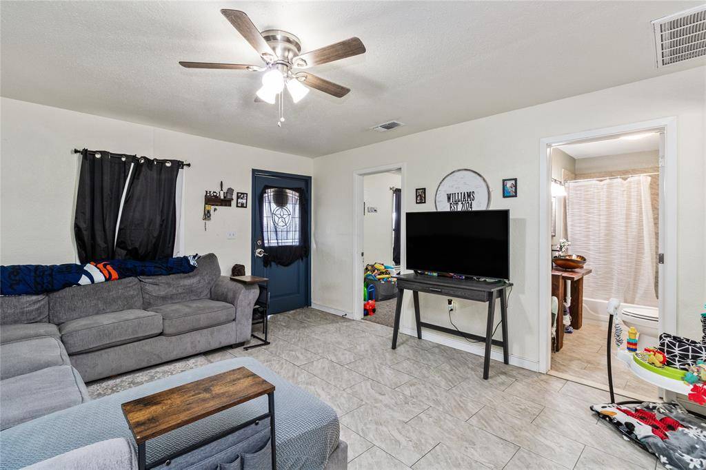 Coleman, TX 76834,512 S Nueces Street