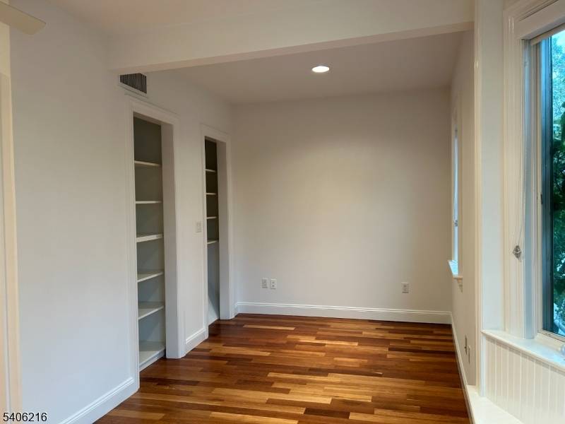 Montclair Twp., NJ 07042,94 Walnut St Unit 2 #2