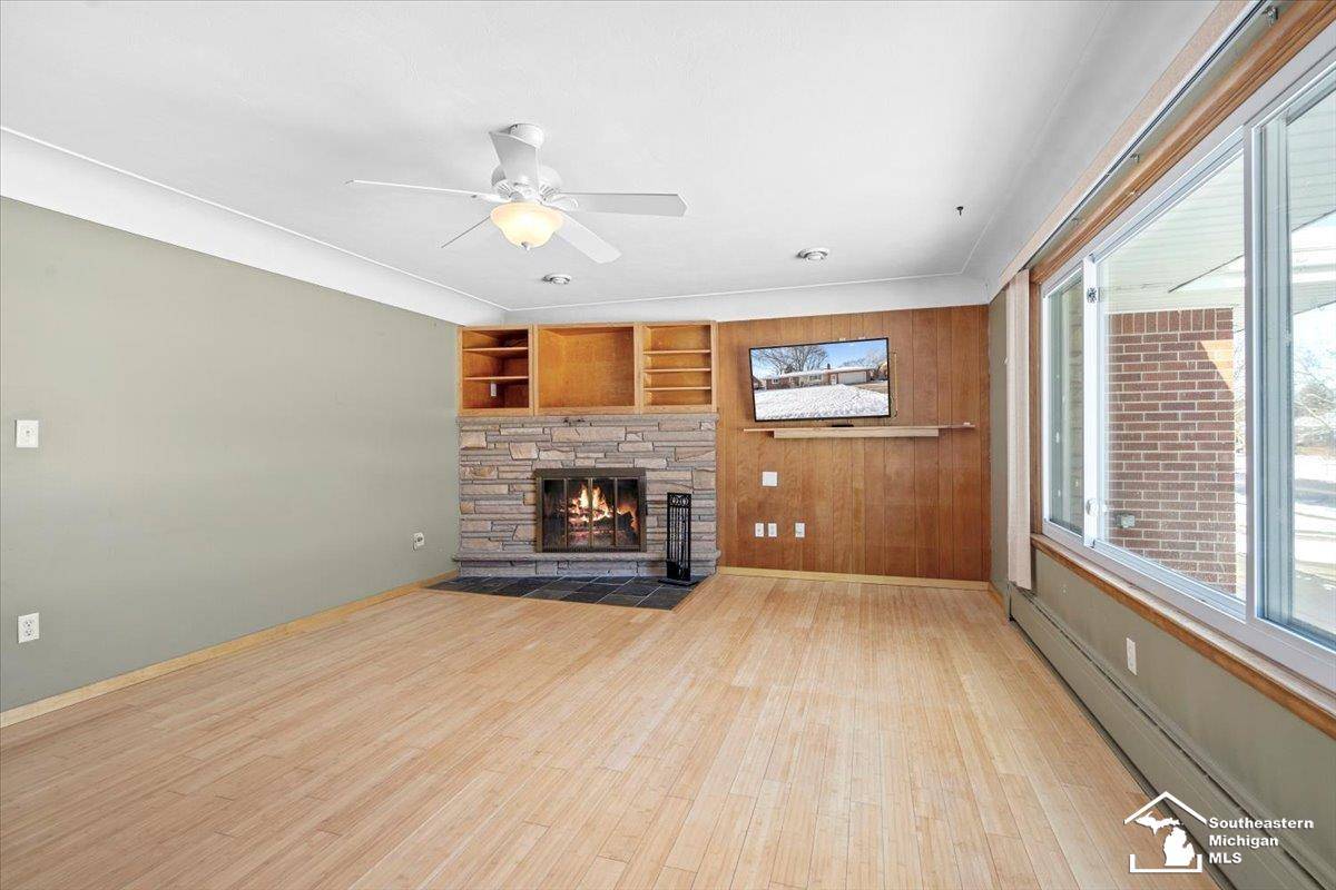 Monroe, MI 48162,1333 Riverview AVE