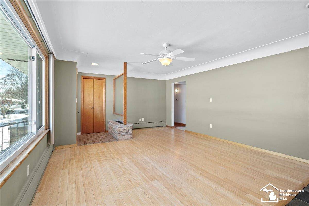 Monroe, MI 48162,1333 Riverview AVE