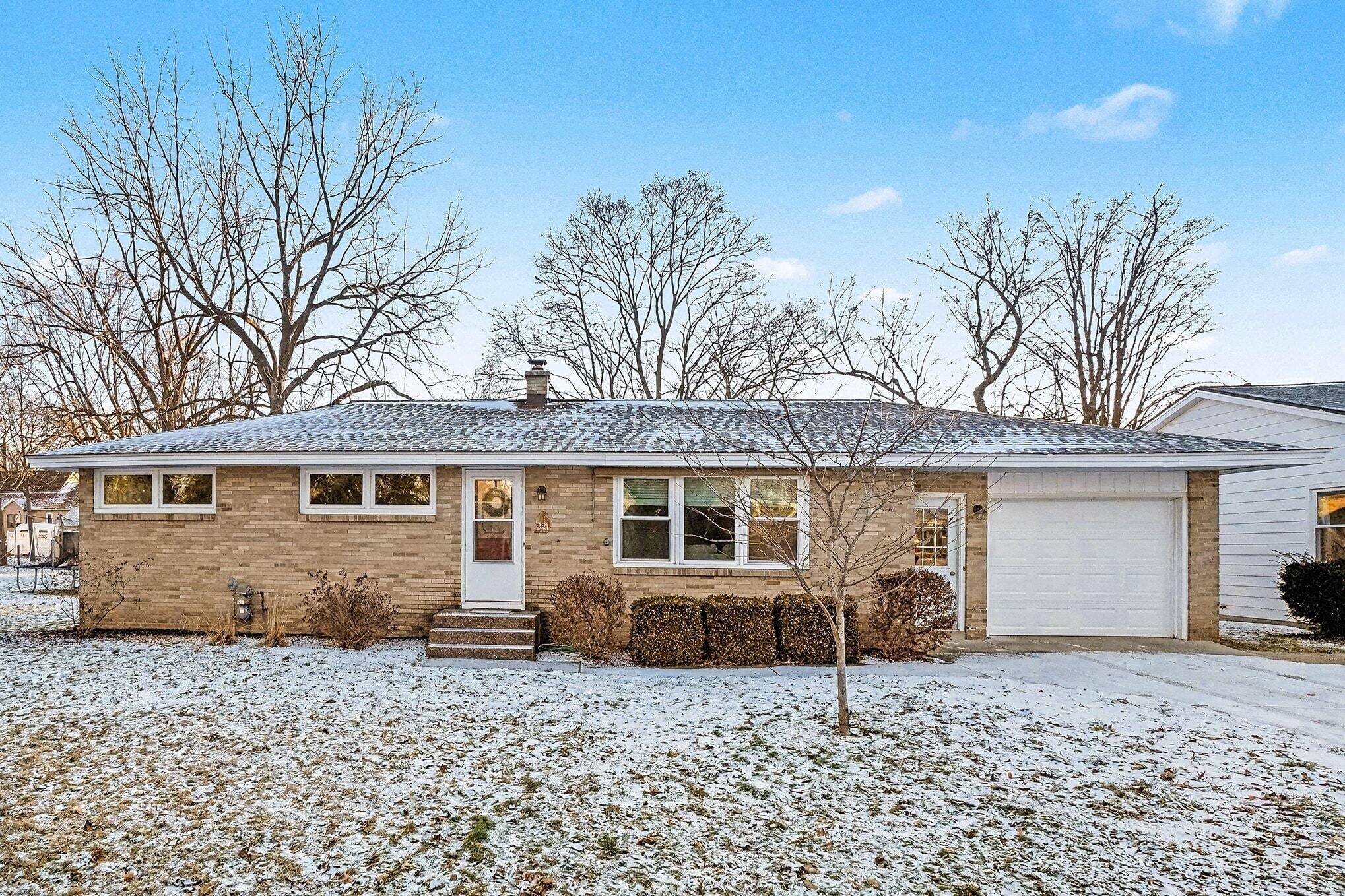 Zeeland, MI 49464,221 S Park ST