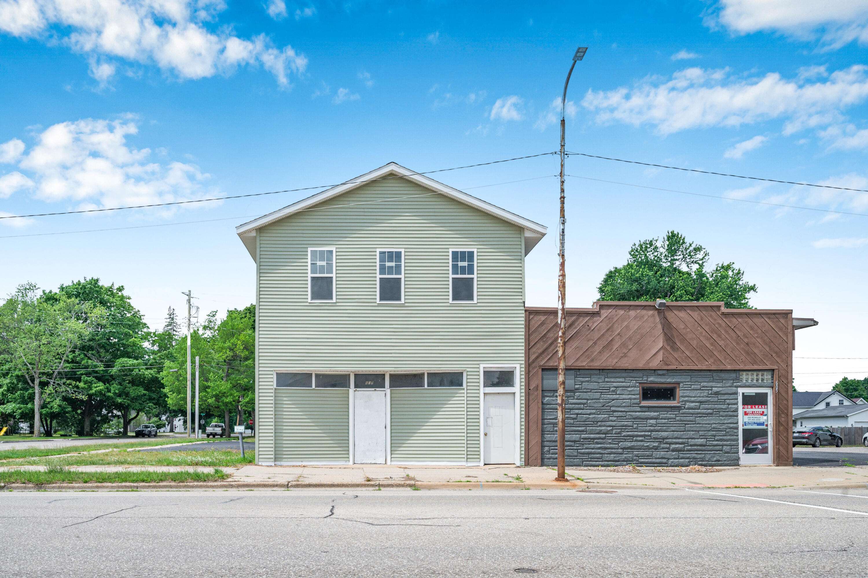 Big Rapids, MI 49307,603 & 605 N State St