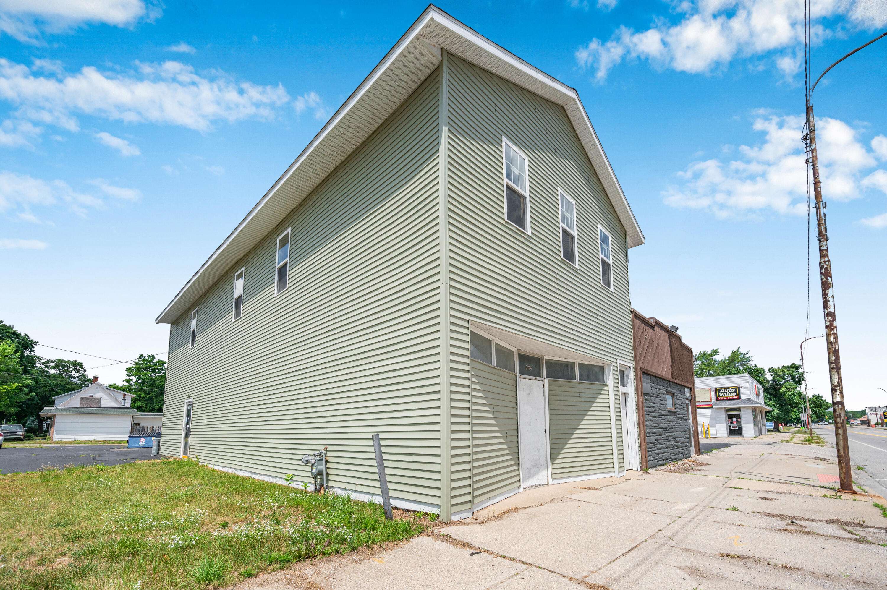 Big Rapids, MI 49307,603 & 605 N State St