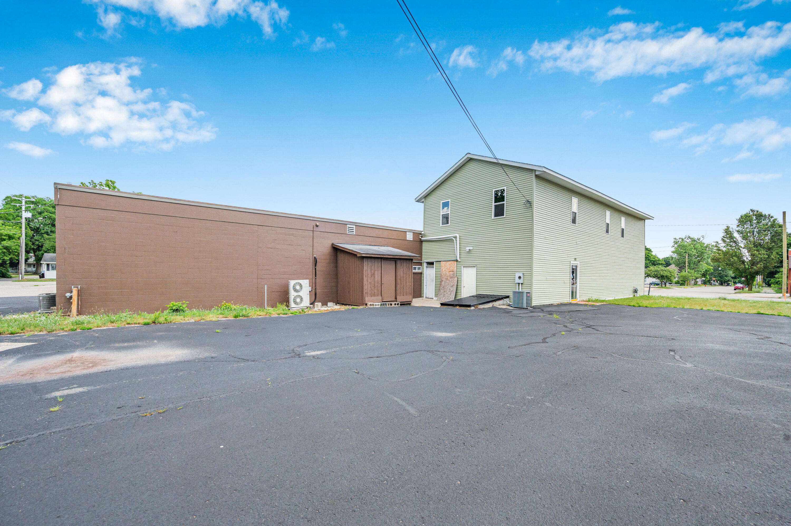 Big Rapids, MI 49307,603 & 605 N State St