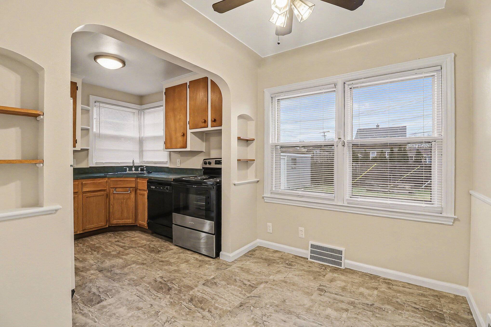 Lincoln Park, MI 48146,1377 Mill ST