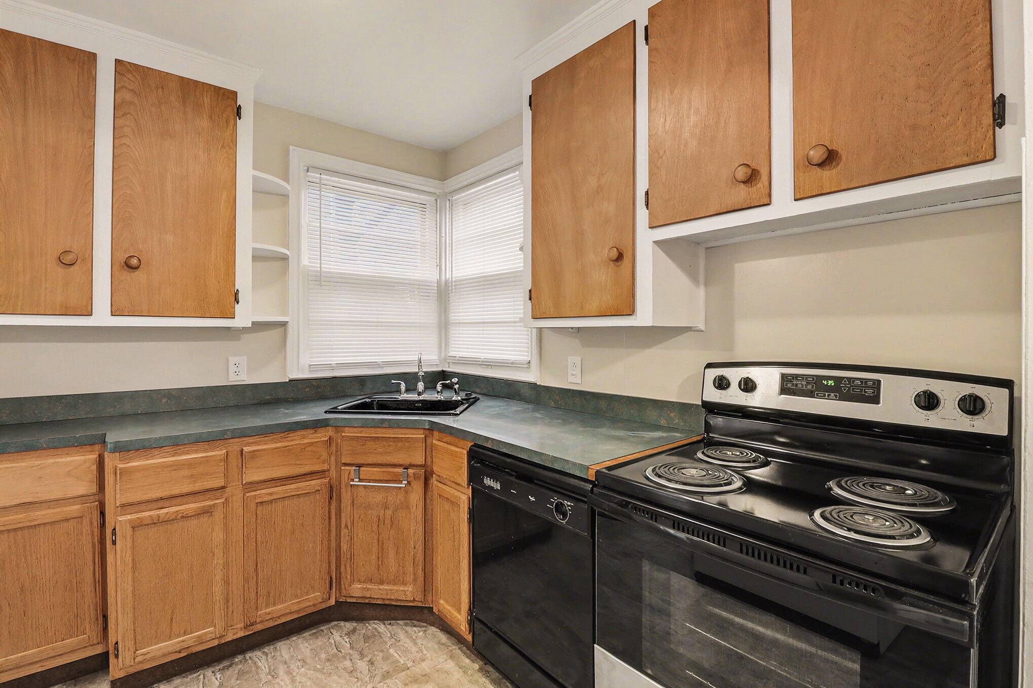 Lincoln Park, MI 48146,1377 Mill ST