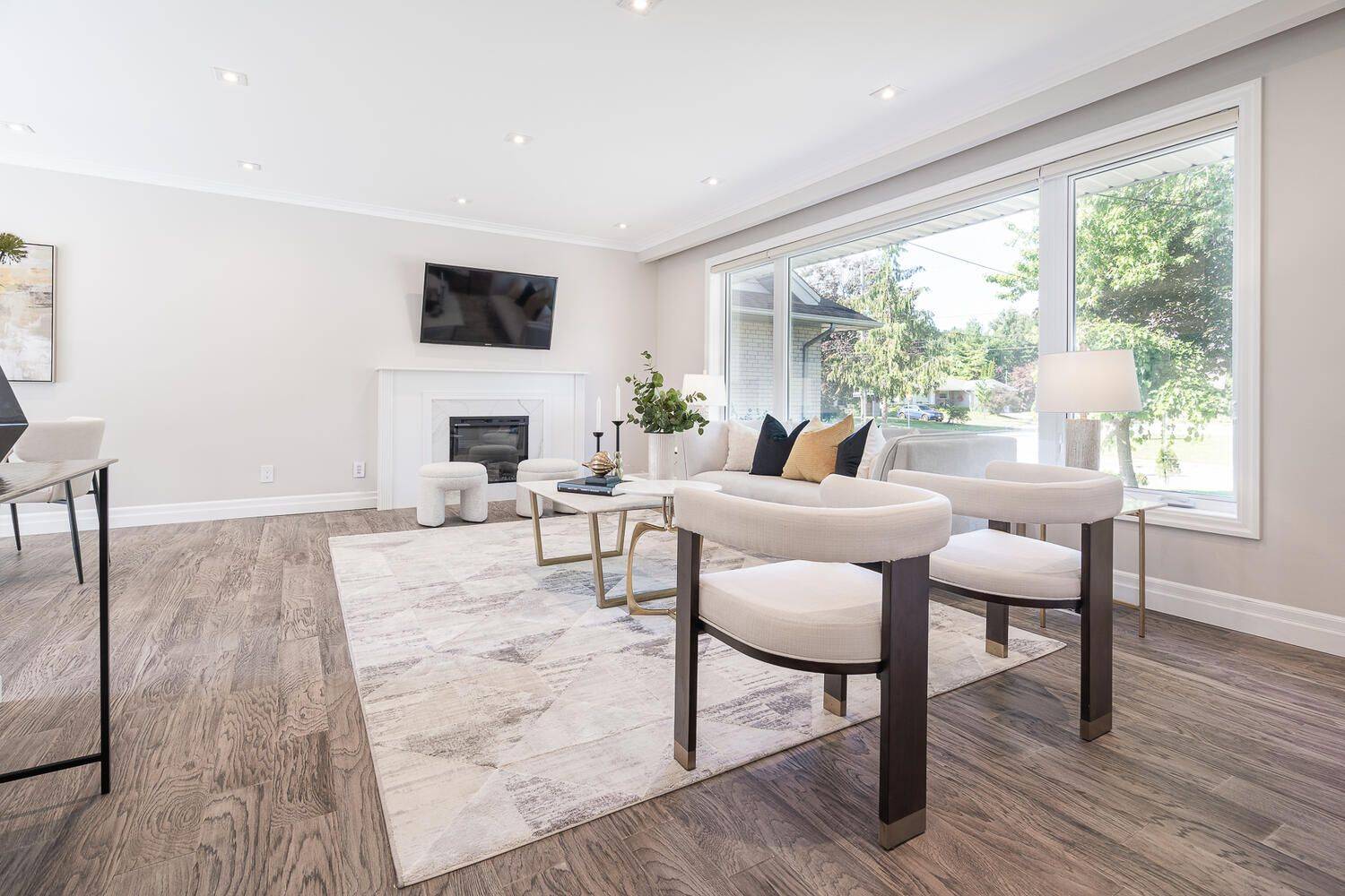 Toronto C15, ON M2K 2C2,53 Heathview AVE