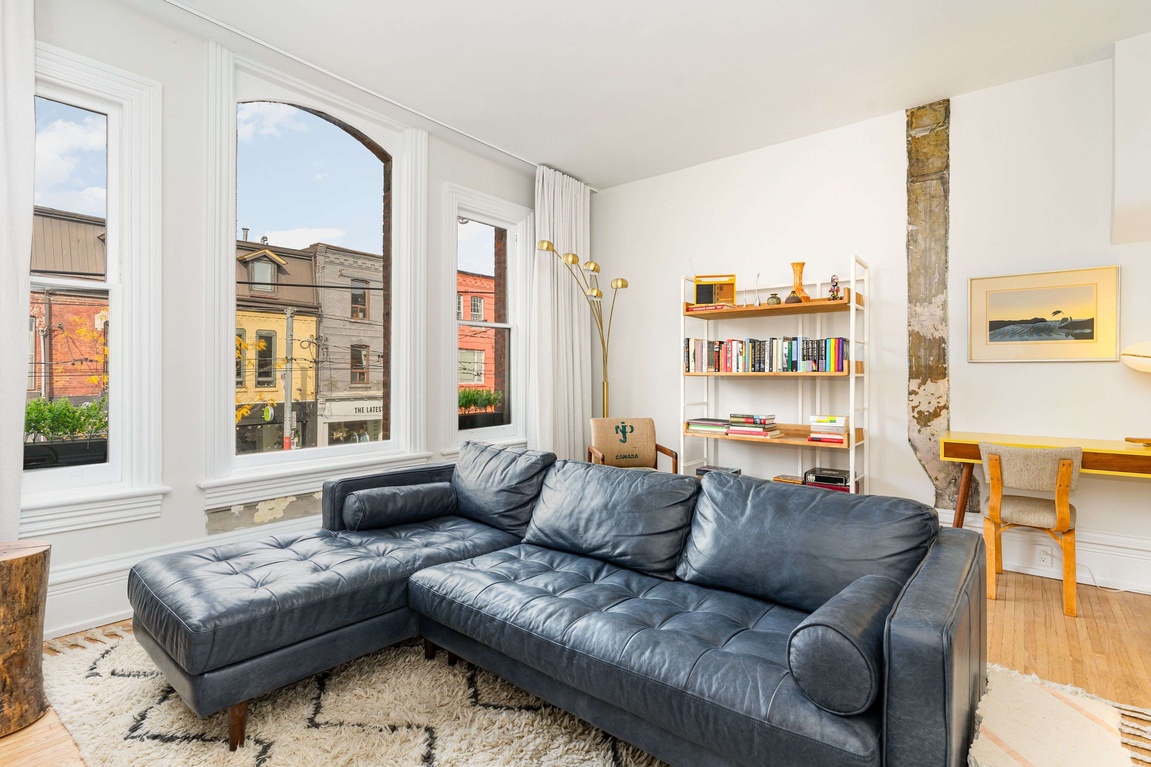 Toronto C01, ON M6J 1G1,787 Queen ST ##B