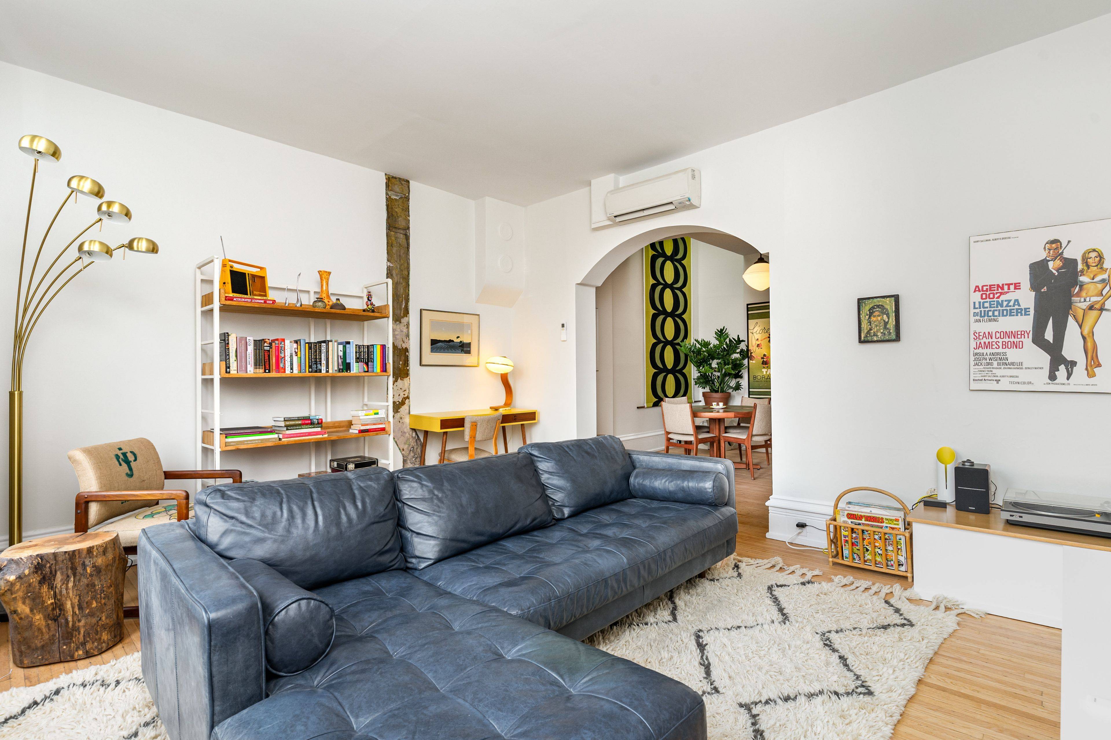 Toronto C01, ON M6J 1G1,787 Queen ST ##B