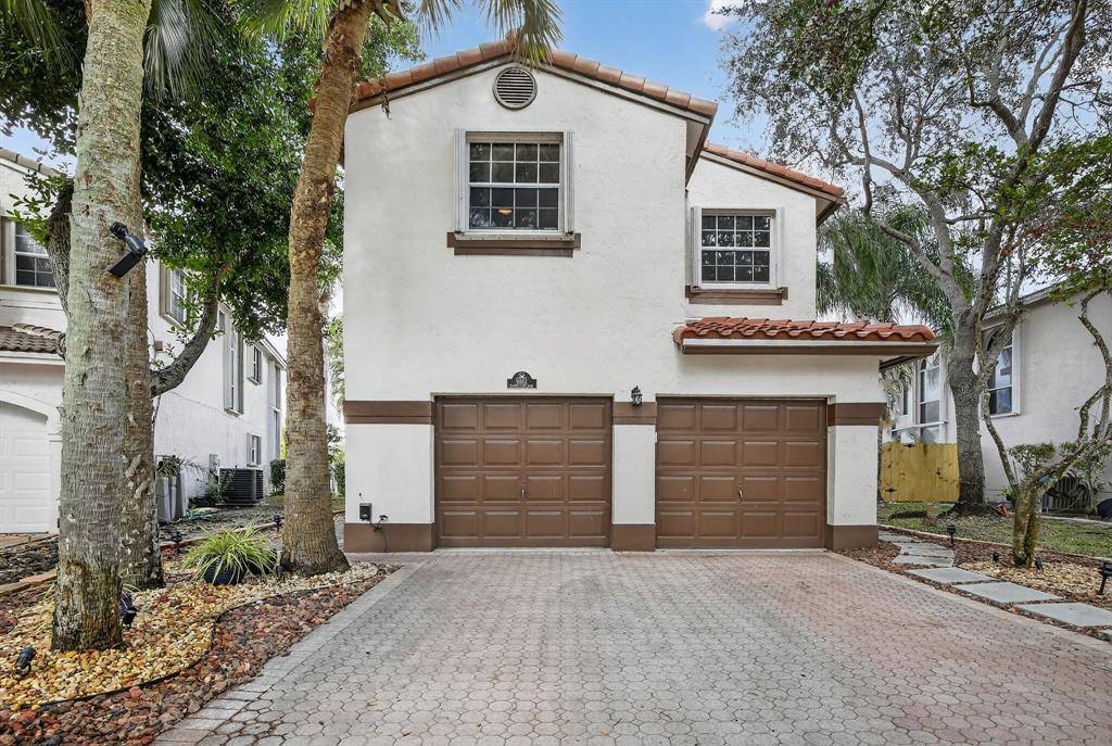 Plantation, FL 33324,9861 Fairway Cove Ln