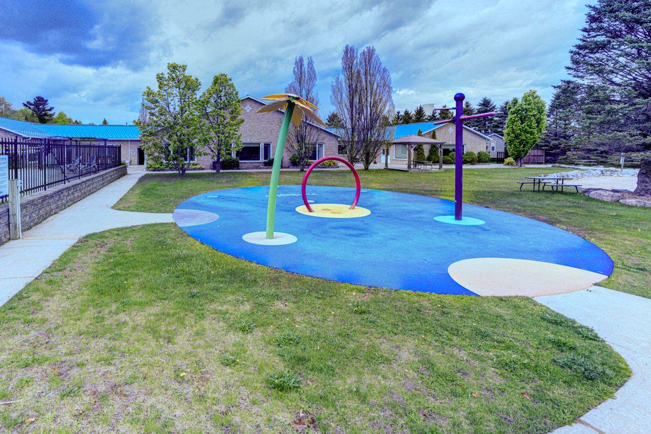 Wasaga Beach, ON L9Z 1X7,15 Kenora TRL