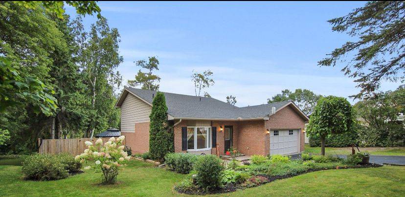 Barrie, ON L9J 0B6,798 Lockhart RD