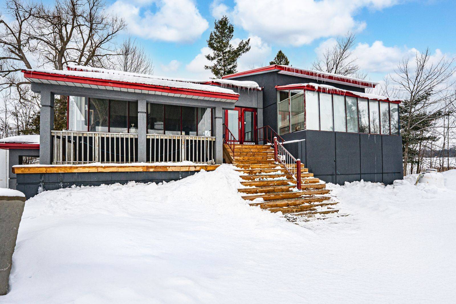 Severn, ON L3V 0N4,8420 11 HWY S