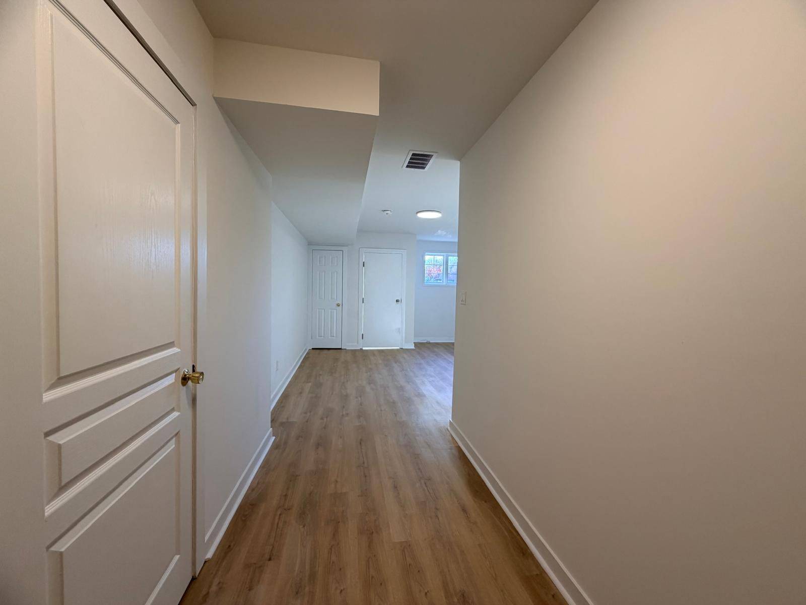 Barrie, ON L4M 6Z3,18 Monique CRES #Lower