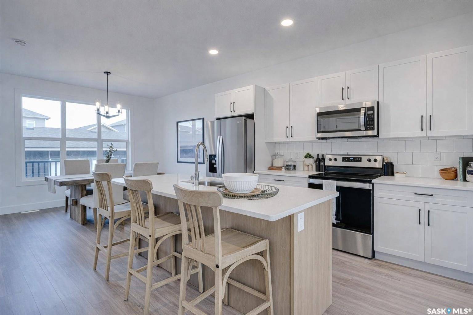 Saskatoon, SK S7V 0X2,85 Rosewood BOULEVARD E