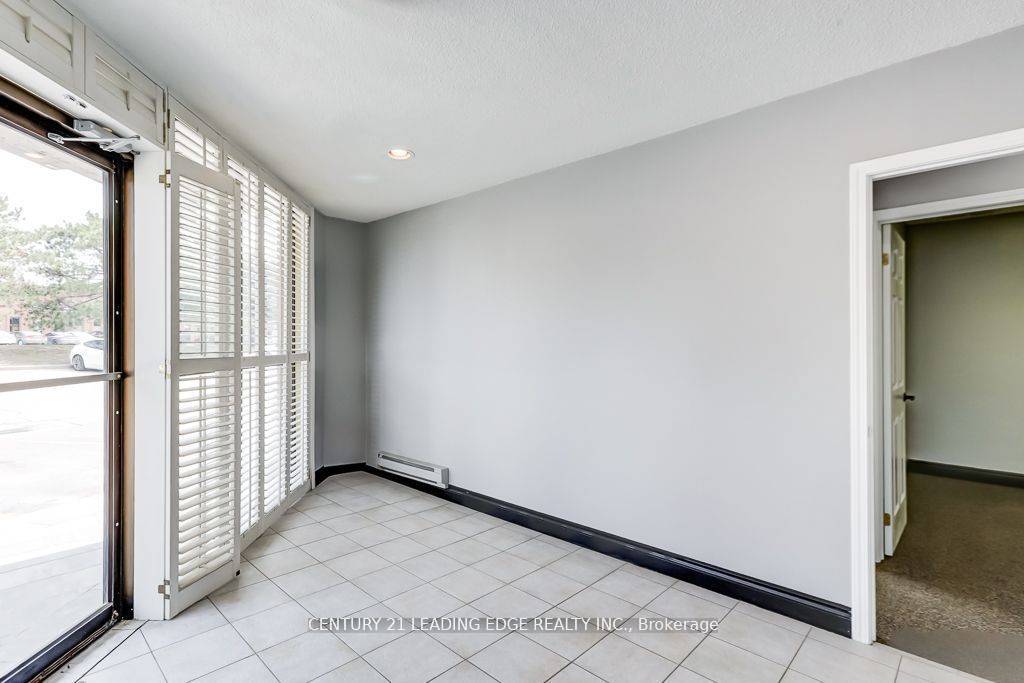 Toronto W05, ON M9M 2Z8,800 Arrow RD #10 - Ground Floor