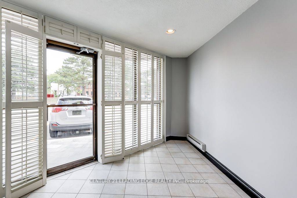 Toronto W05, ON M9M 2Z8,800 Arrow RD #10 - Ground Floor