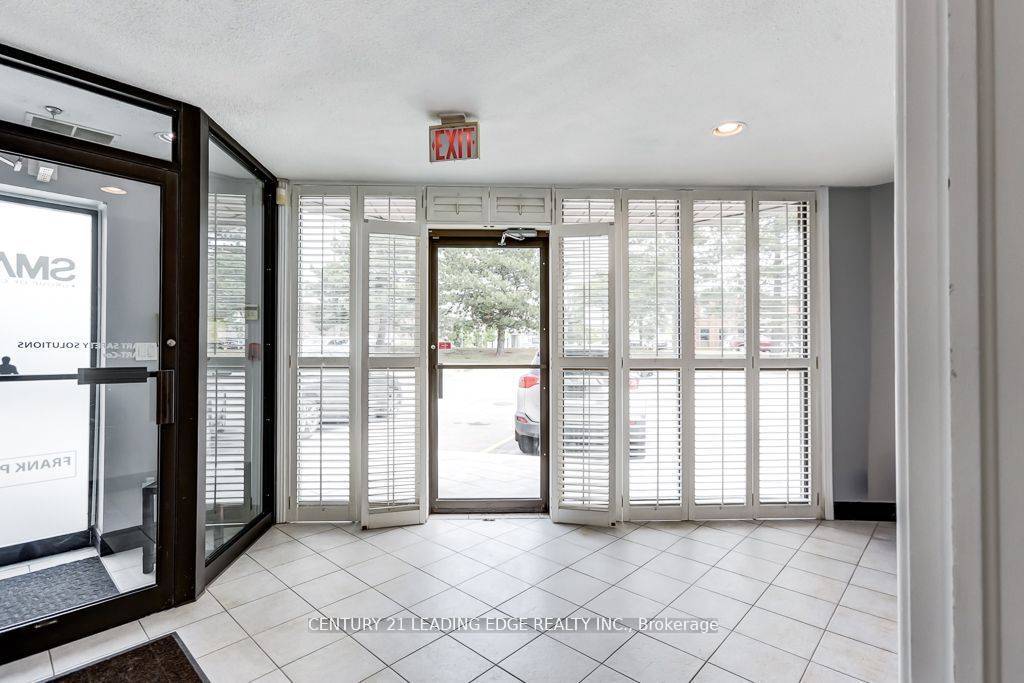 Toronto W05, ON M9M 2Z8,800 Arrow RD #10 - Ground Floor