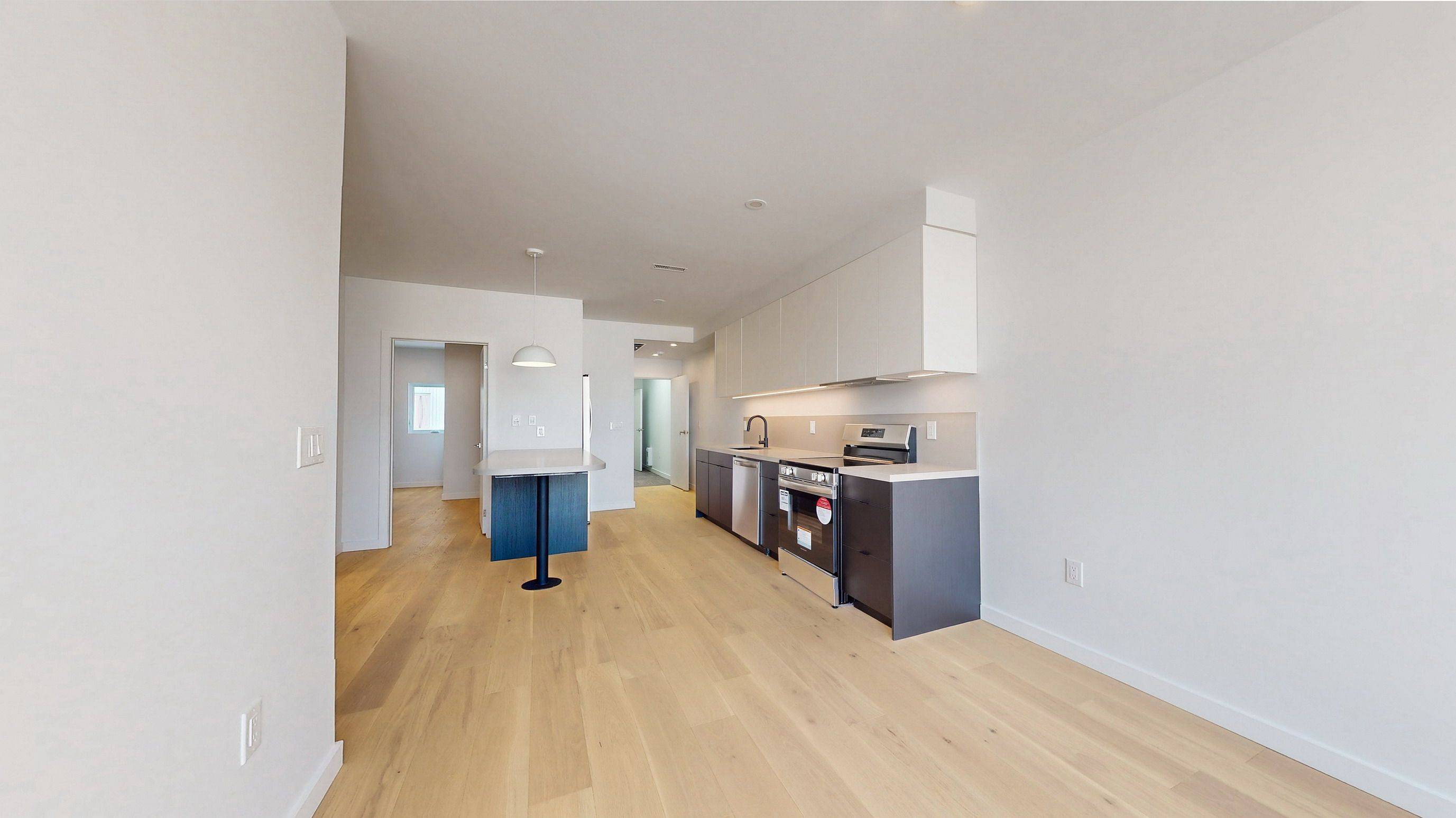 Toronto W02, ON M6P 2A1,3122 Dundas ST W #Unit 4