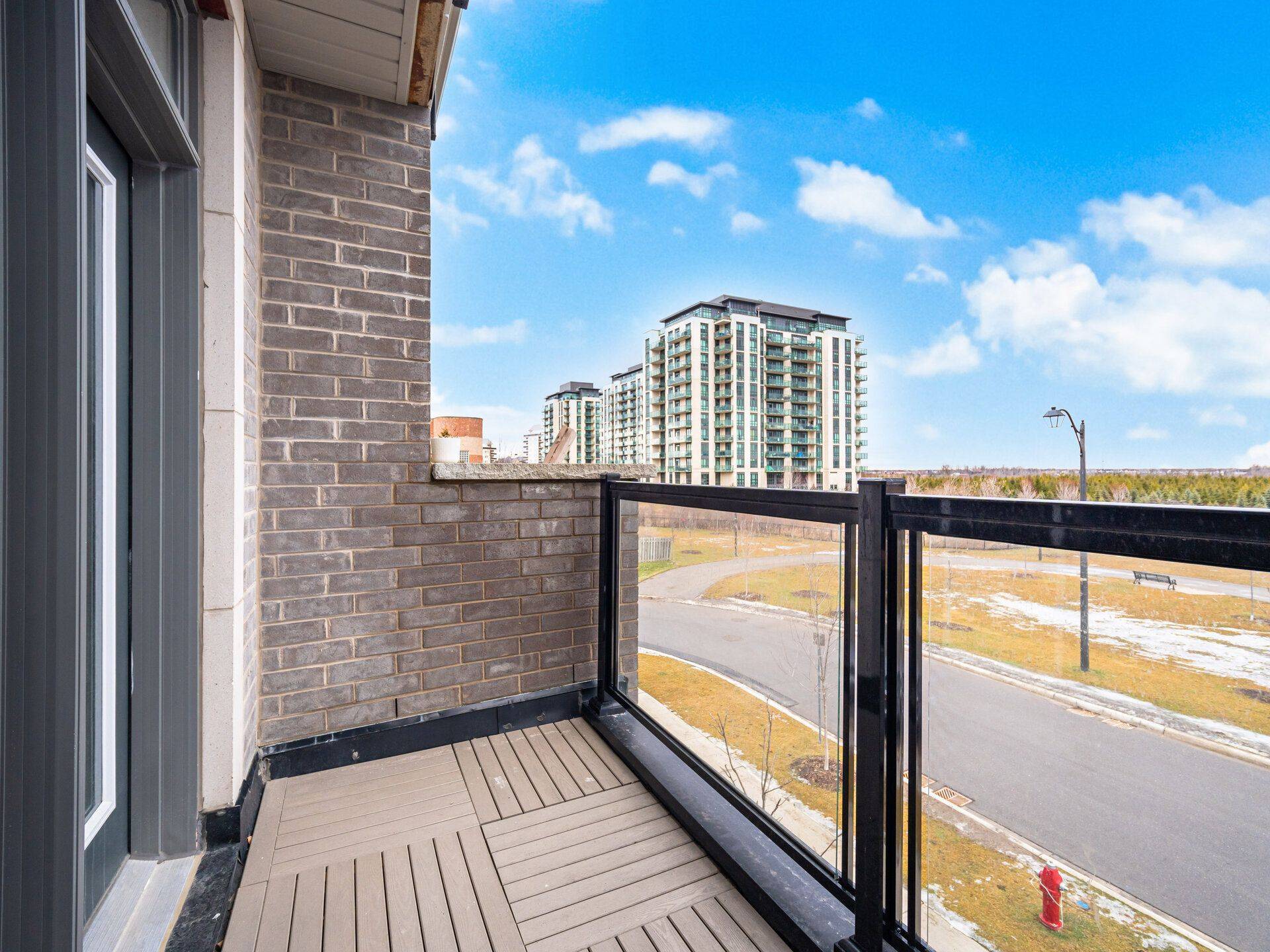 Brampton, ON L6P 4R1,70 Halliford PL #413