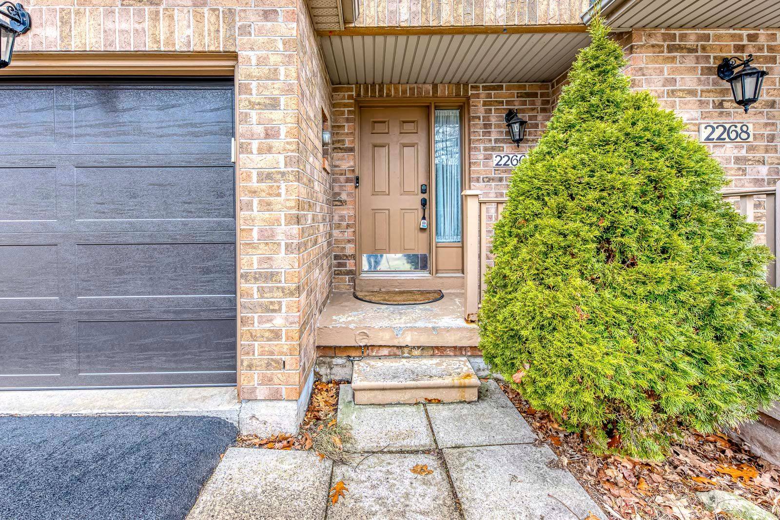Oakville, ON L6M 3N6,2266 Arbourview DR