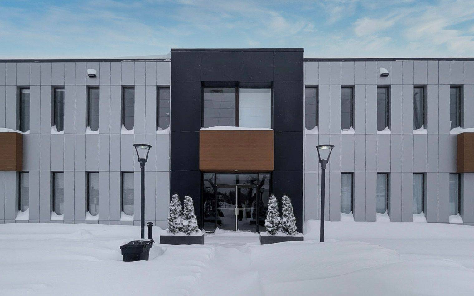 Toronto W05, ON M3N 1X3,120 Norfinch DR #37