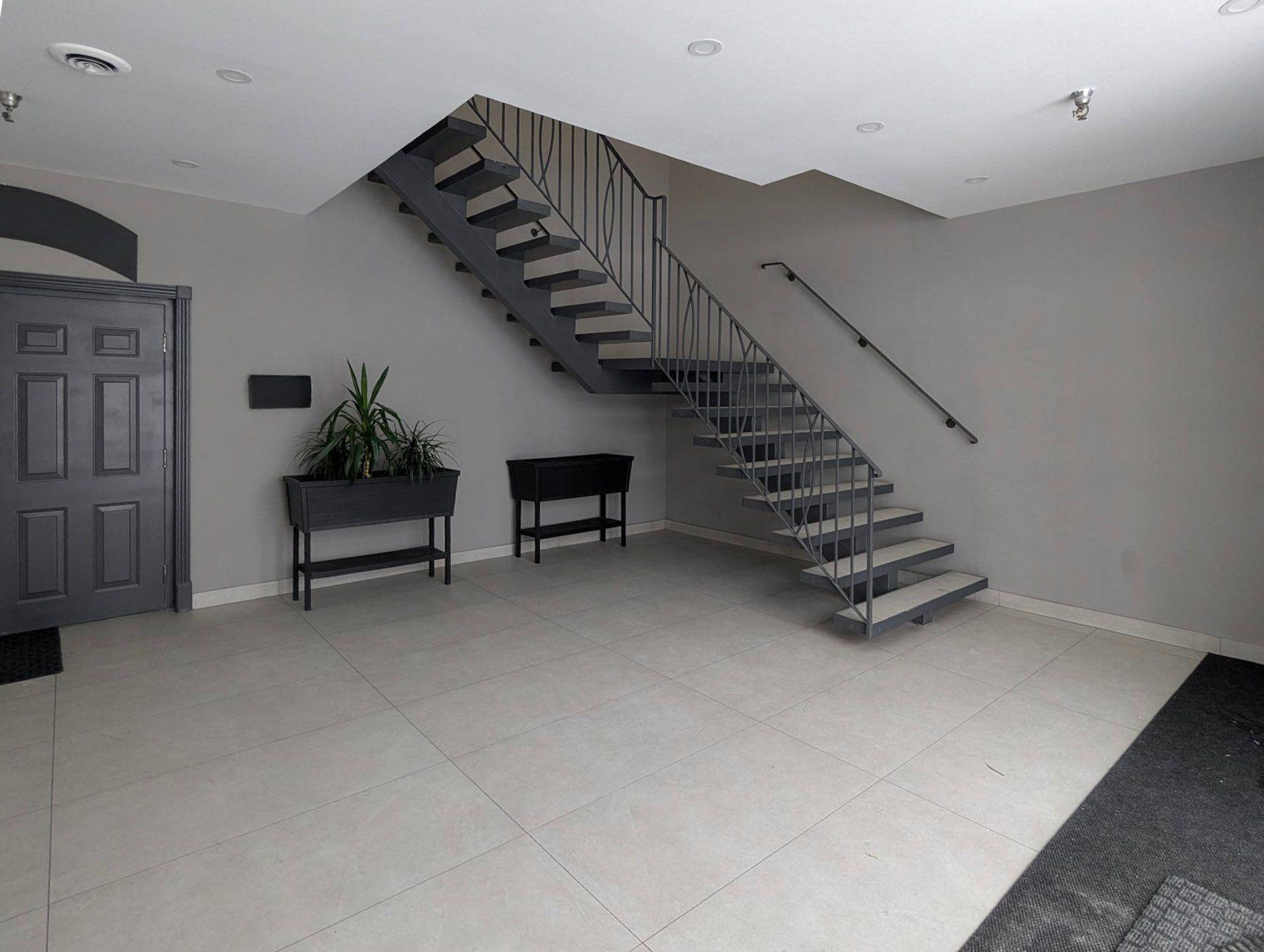 Toronto W05, ON M3N 1X3,120 Norfinch DR #37