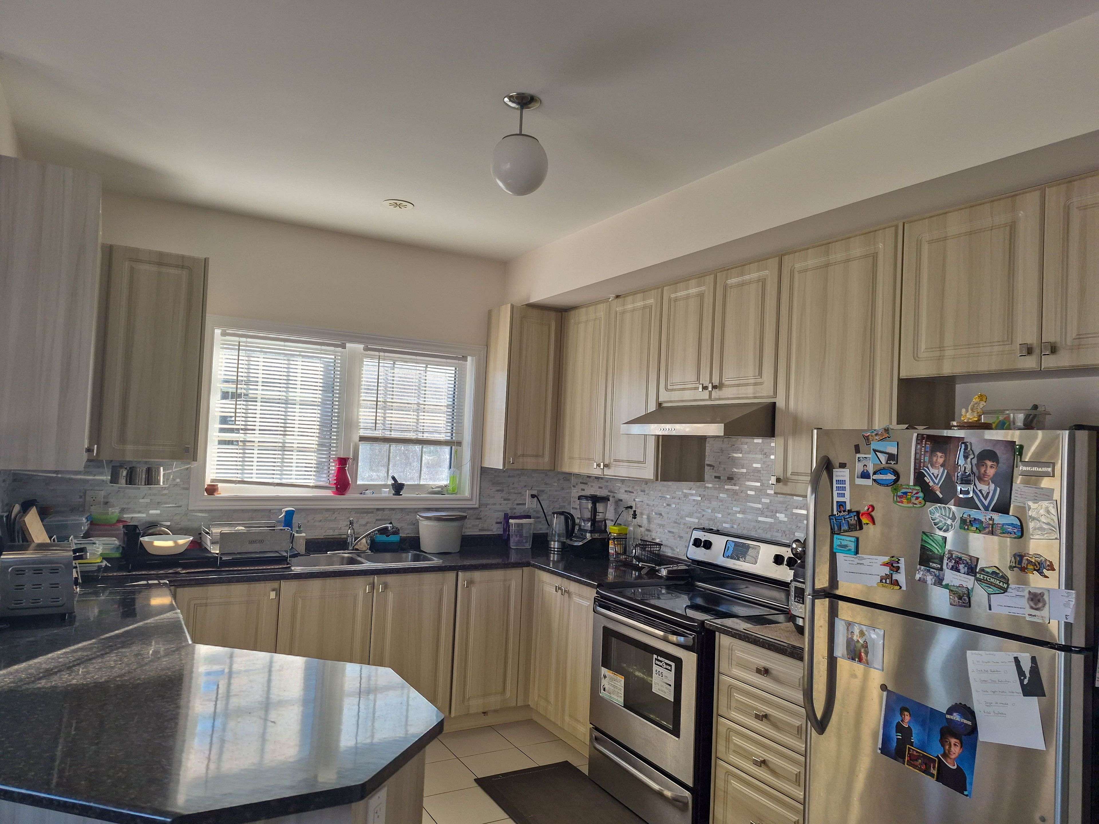 Brampton, ON L6Y 6E6,2 Abercove Close