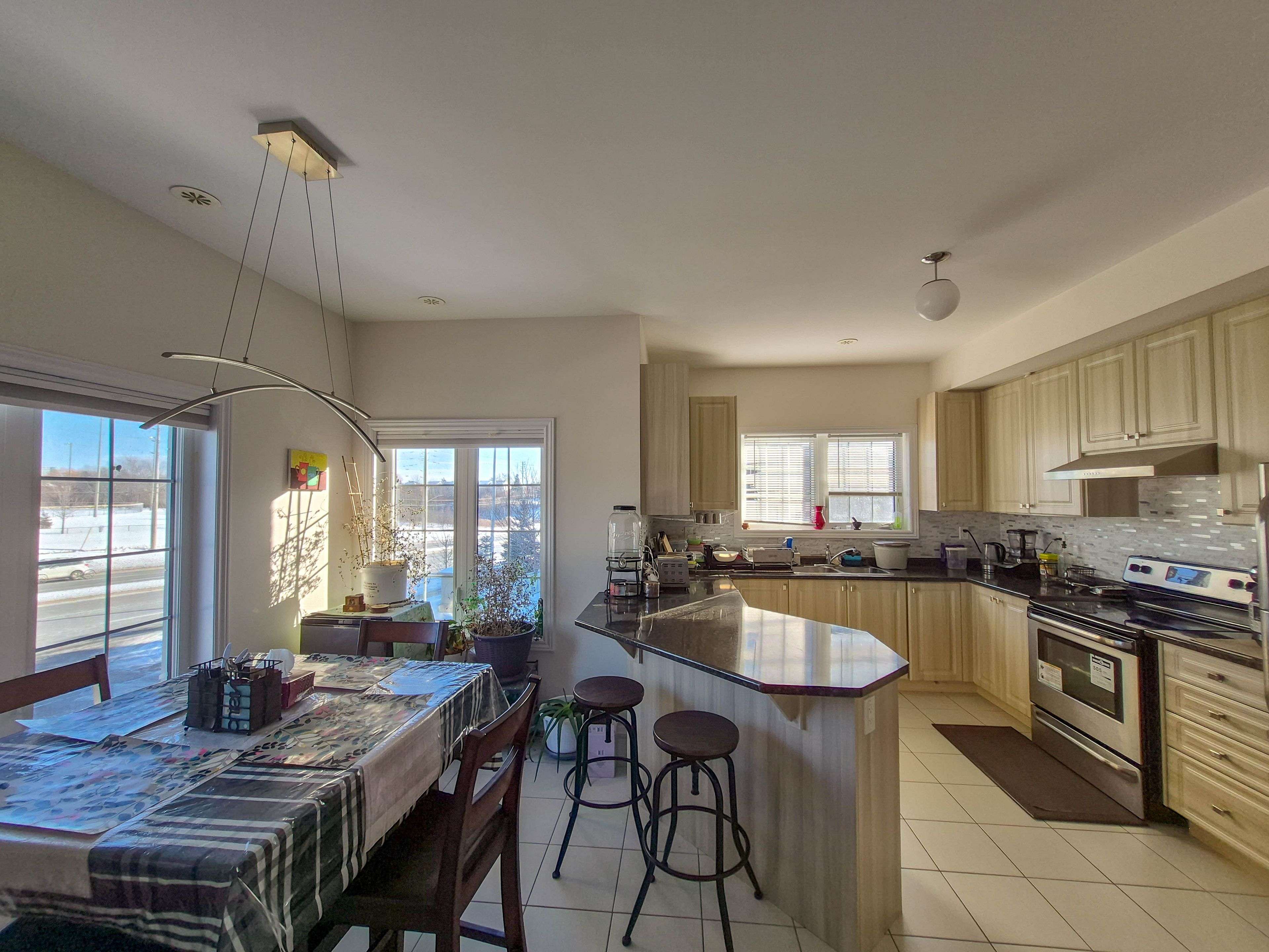 Brampton, ON L6Y 6E6,2 Abercove Close