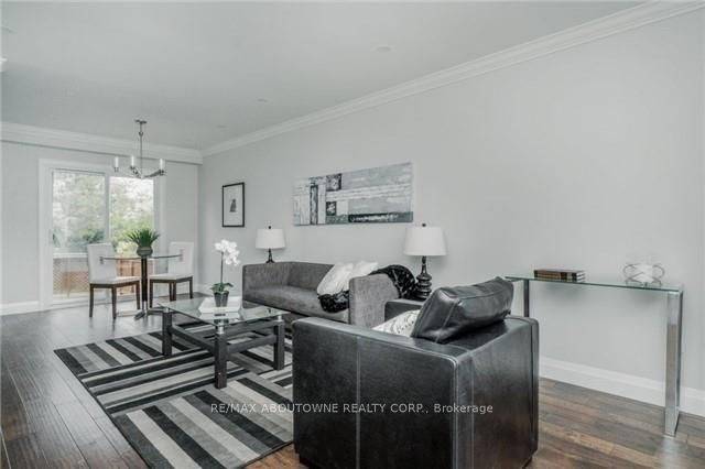 Oakville, ON L6H 3A1,1534 Forestdale CT