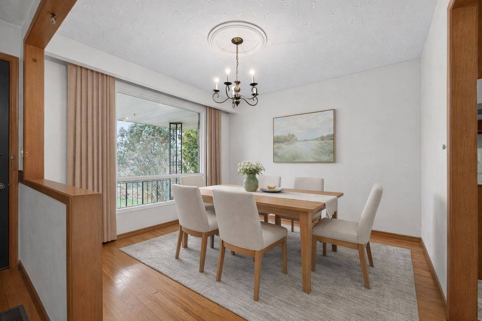 Grimsby, ON L0R 1M0,240 Mud ST W