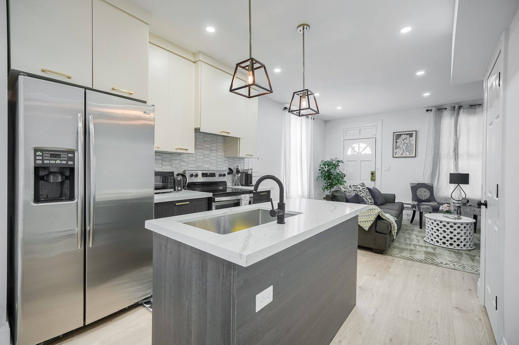 St. Catharines, ON L2R 2L1,8 Elizabeth ST