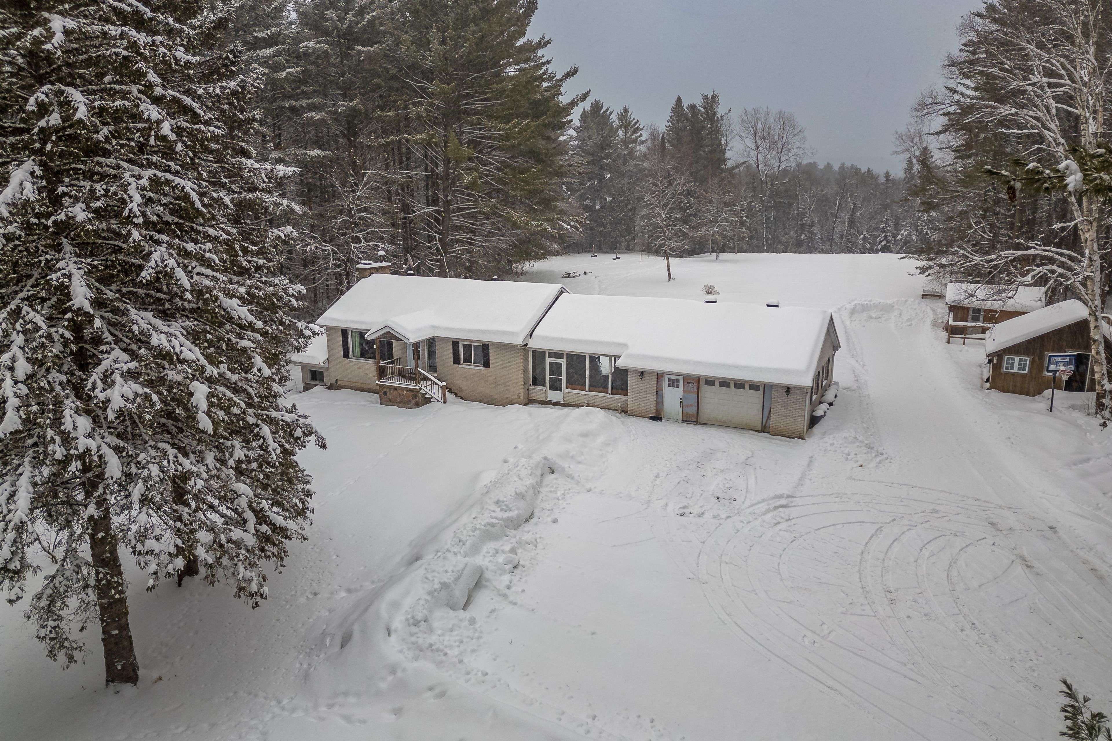 Lake Of Bays, ON P0A 1H0,2892 60 HWY E