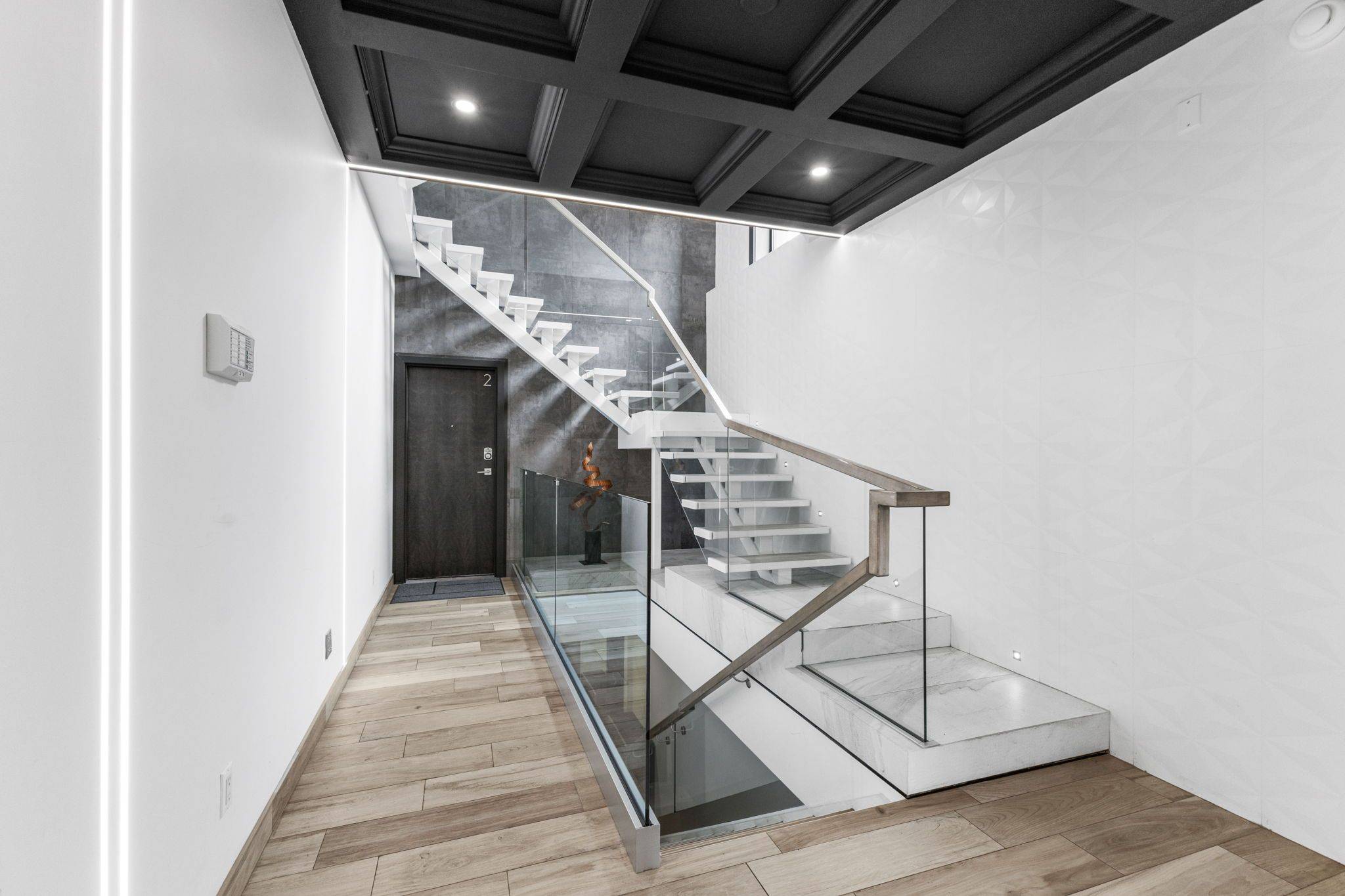 Ottawa Centre, ON K2P 0L4,201 Maclaren ST #2