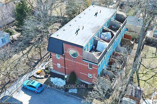 London East, ON N5Y 3B6,39 Regina ST #3