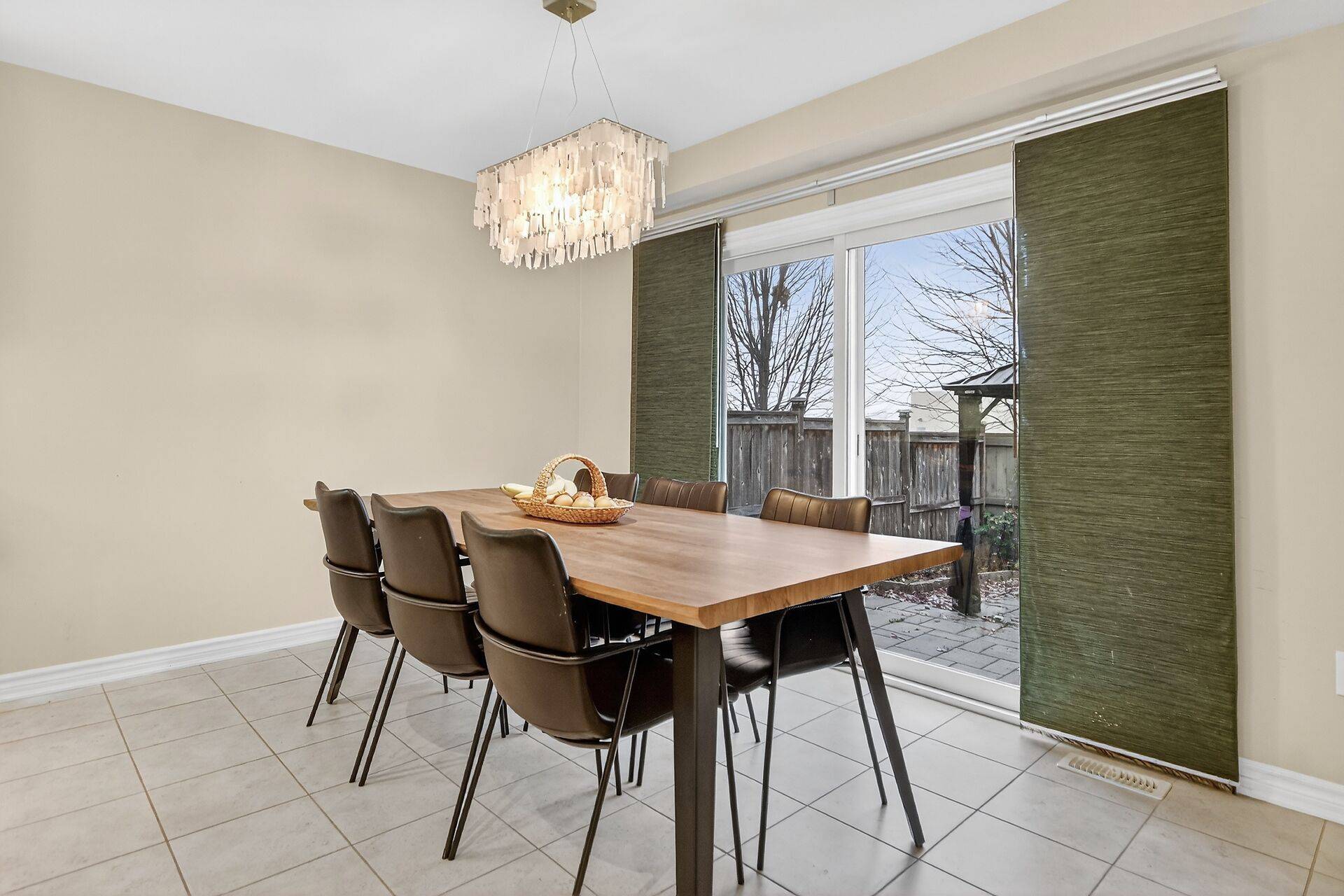 Stittsville - Munster - Richmond, ON K2S 0P8,317 Gallantry WAY