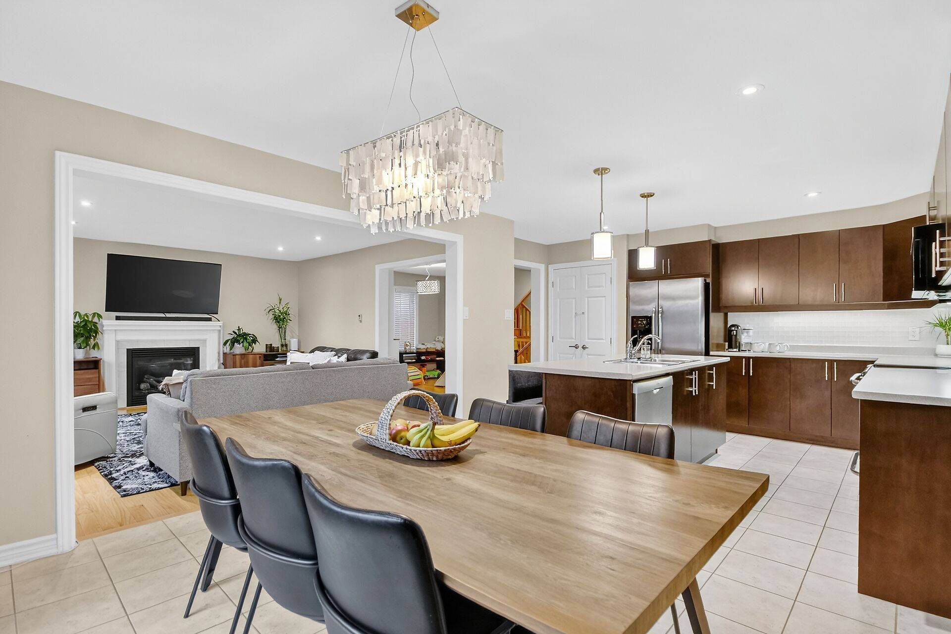 Stittsville - Munster - Richmond, ON K2S 0P8,317 Gallantry WAY