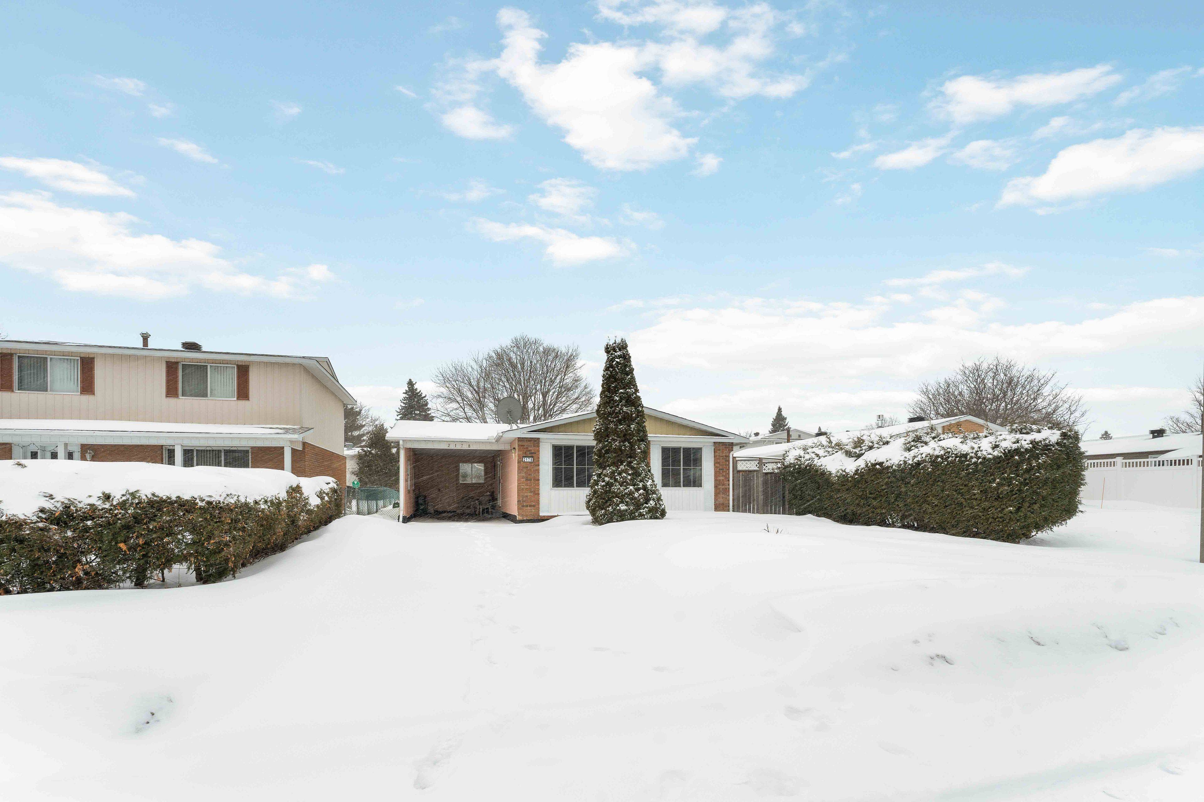 Elmvale Acres And Area, ON K1B 4J4,2178 Erinbrook CRES